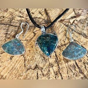 Beautiful Dainty Set of Blue Apatite Pendant & Earrings